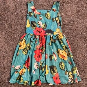 Les Tout Petits dress